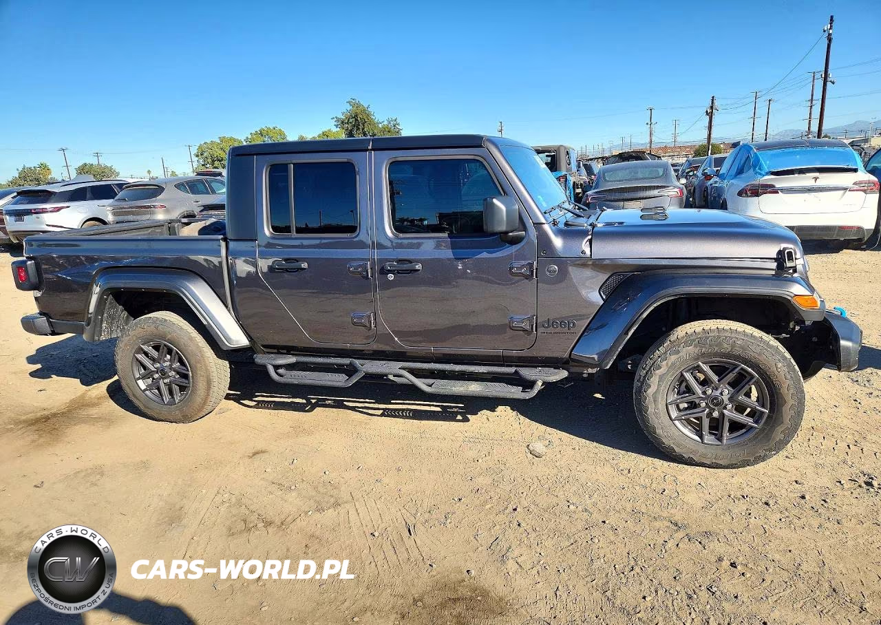 2025 Jeep Gladiator Sport S VIN:1C6RJTAG7SL528631 - 4