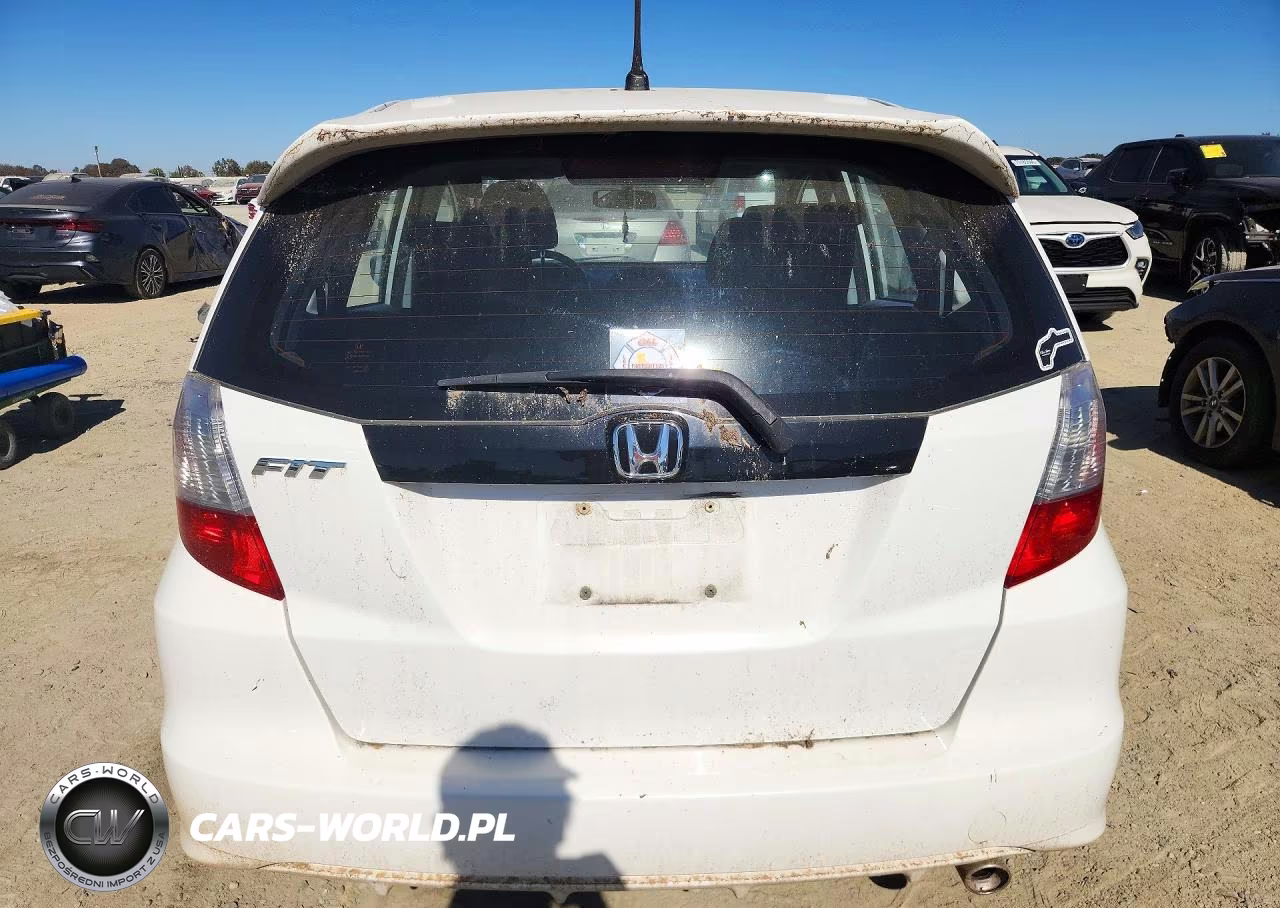 2011 Honda Fit Sport VIN:JHMGE8H58BS006066 - 6