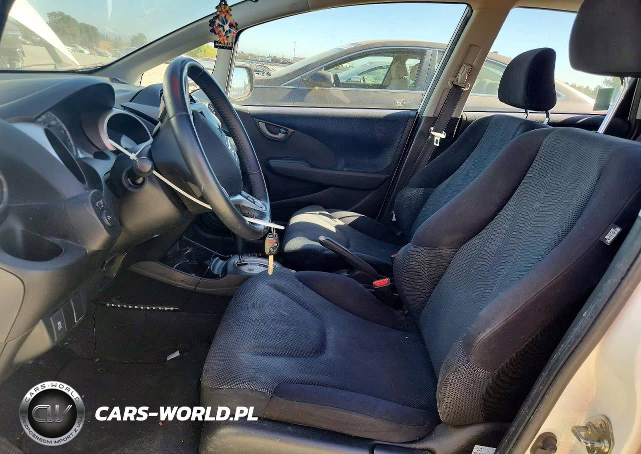 2011 Honda Fit Sport VIN:JHMGE8H58BS006066 - 7