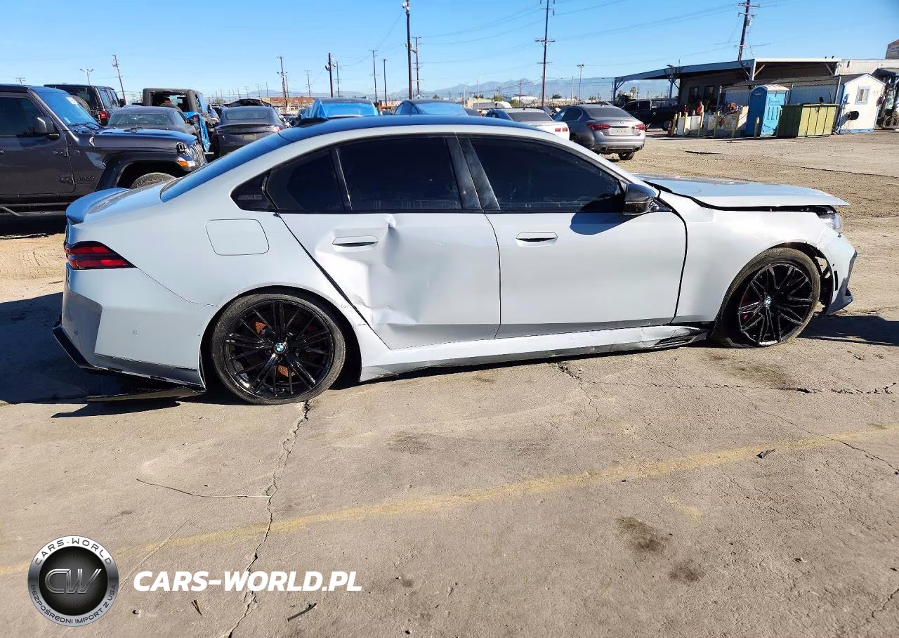 2026 BMW M5 VIN:WBS83FK02TCV22294 - 3