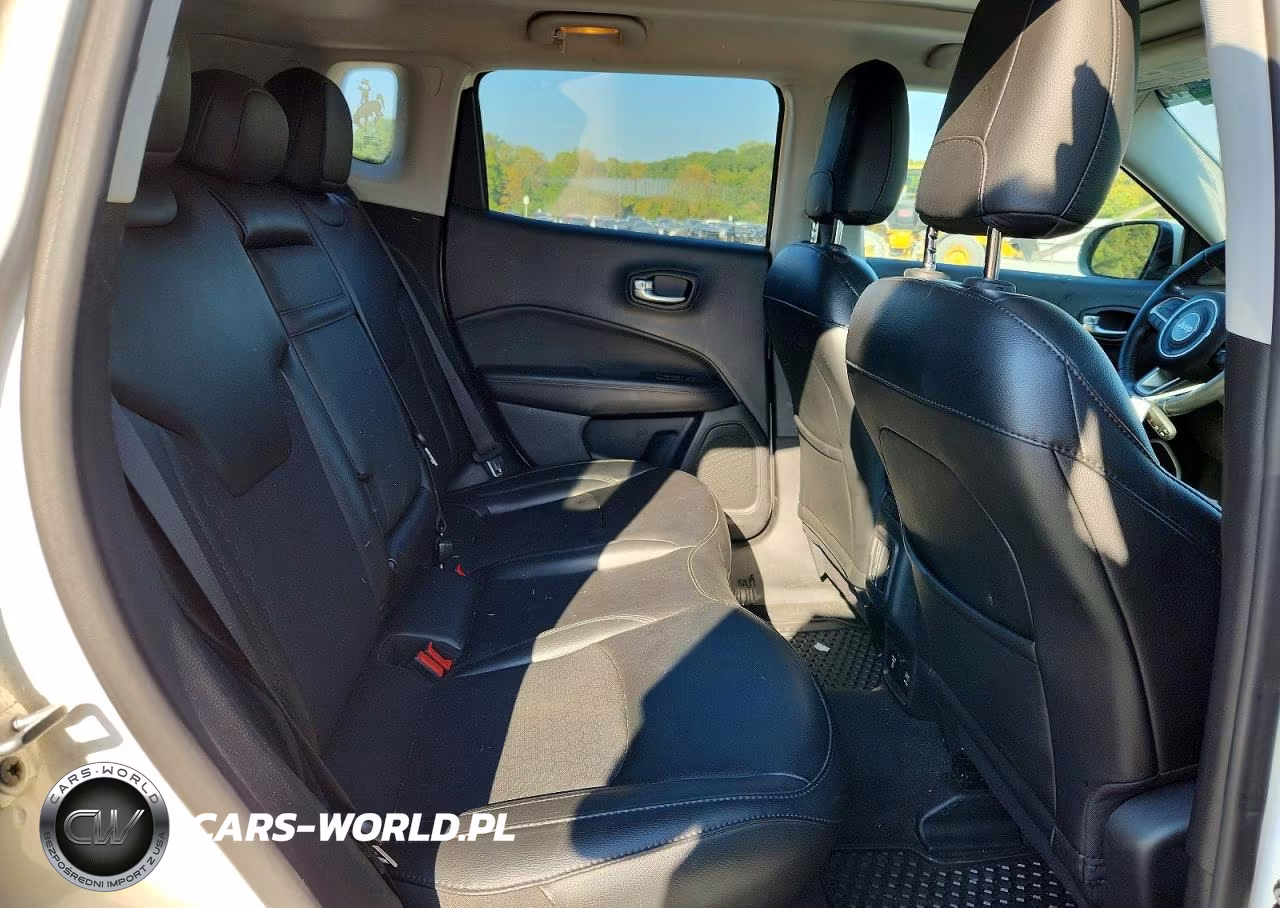 2019 Jeep Compass Latitude VIN:3C4NJDBB0KT697667 - 11