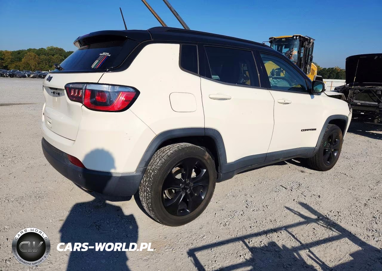 2019 Jeep Compass Latitude VIN:3C4NJDBB0KT697667 - 3