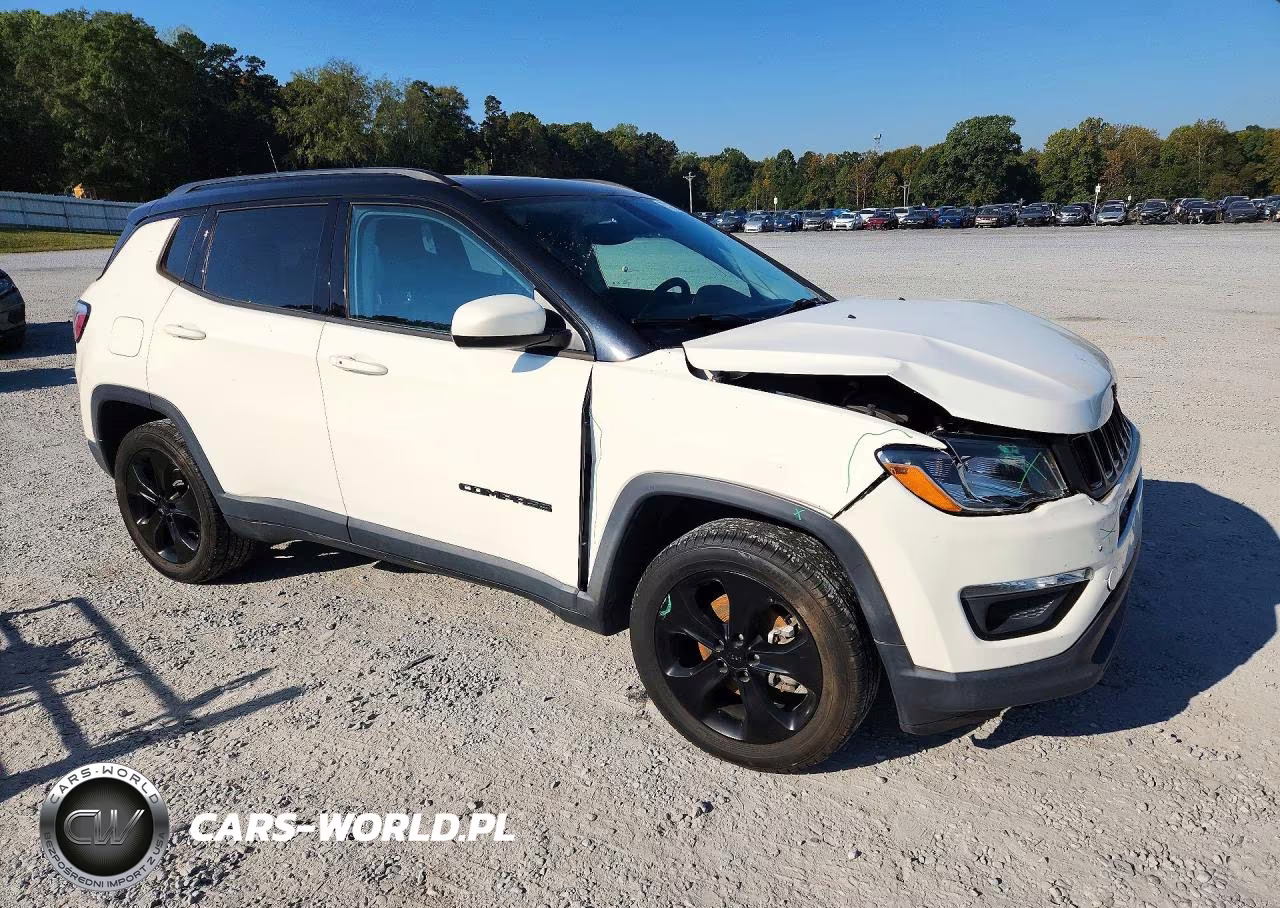 2019 Jeep Compass Latitude VIN:3C4NJDBB0KT697667 - 4
