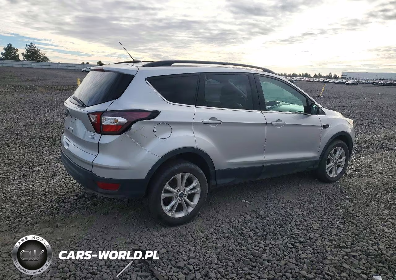 2018 Ford Escape Se VIN:1FMCU9GD8JUA65943 - 3