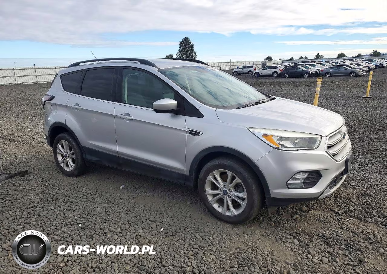 2018 Ford Escape Se VIN:1FMCU9GD8JUA65943 - 4