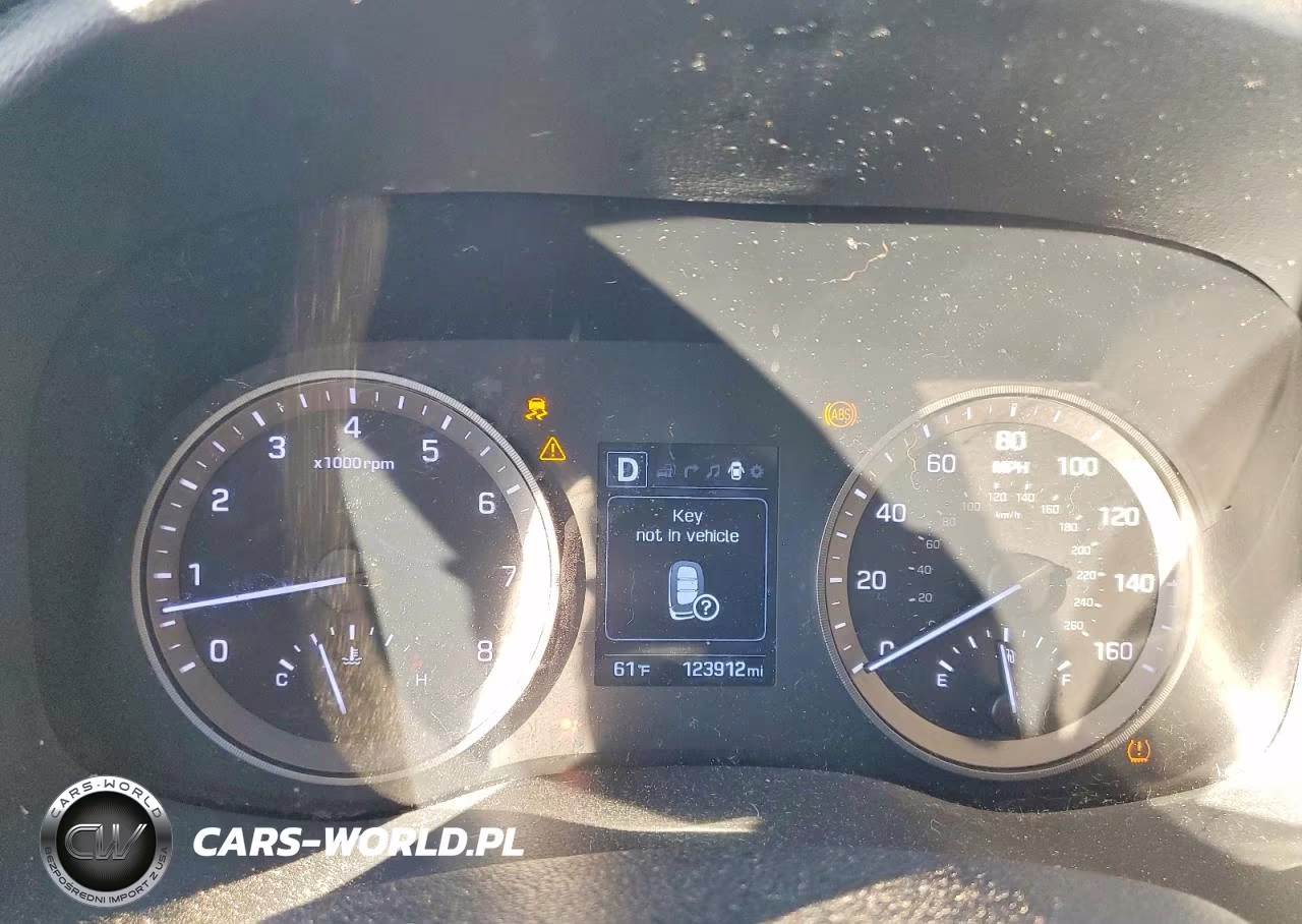 2018 Hyundai Tucson Value VIN:KM8J33A21JU637188 - 9