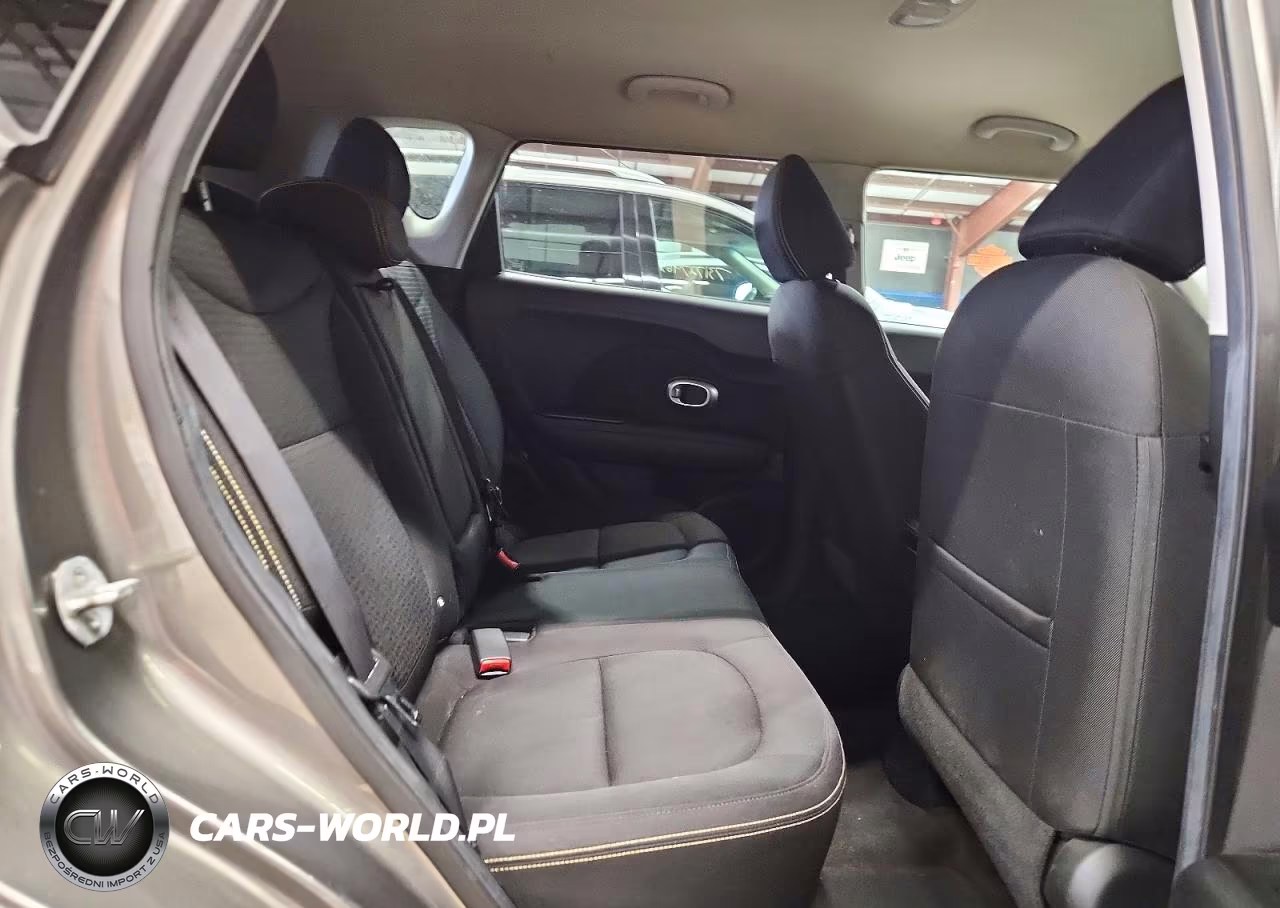 2016 Kia Soul + VIN:KNDJP3A57G7277936 - 10
