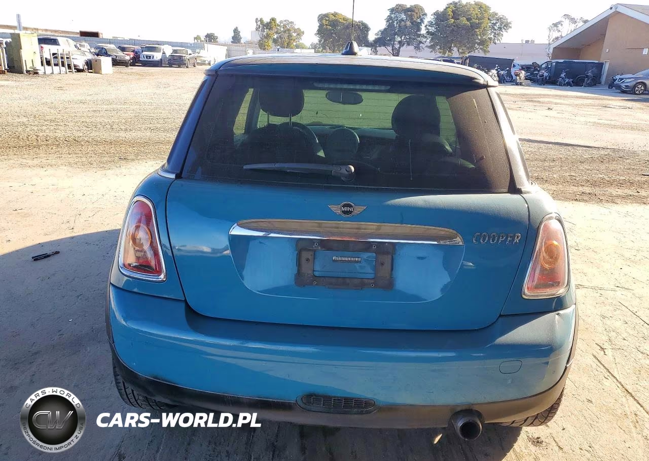 2009 Mini Cooper VIN:WMWMF335X9TW70558 - 6