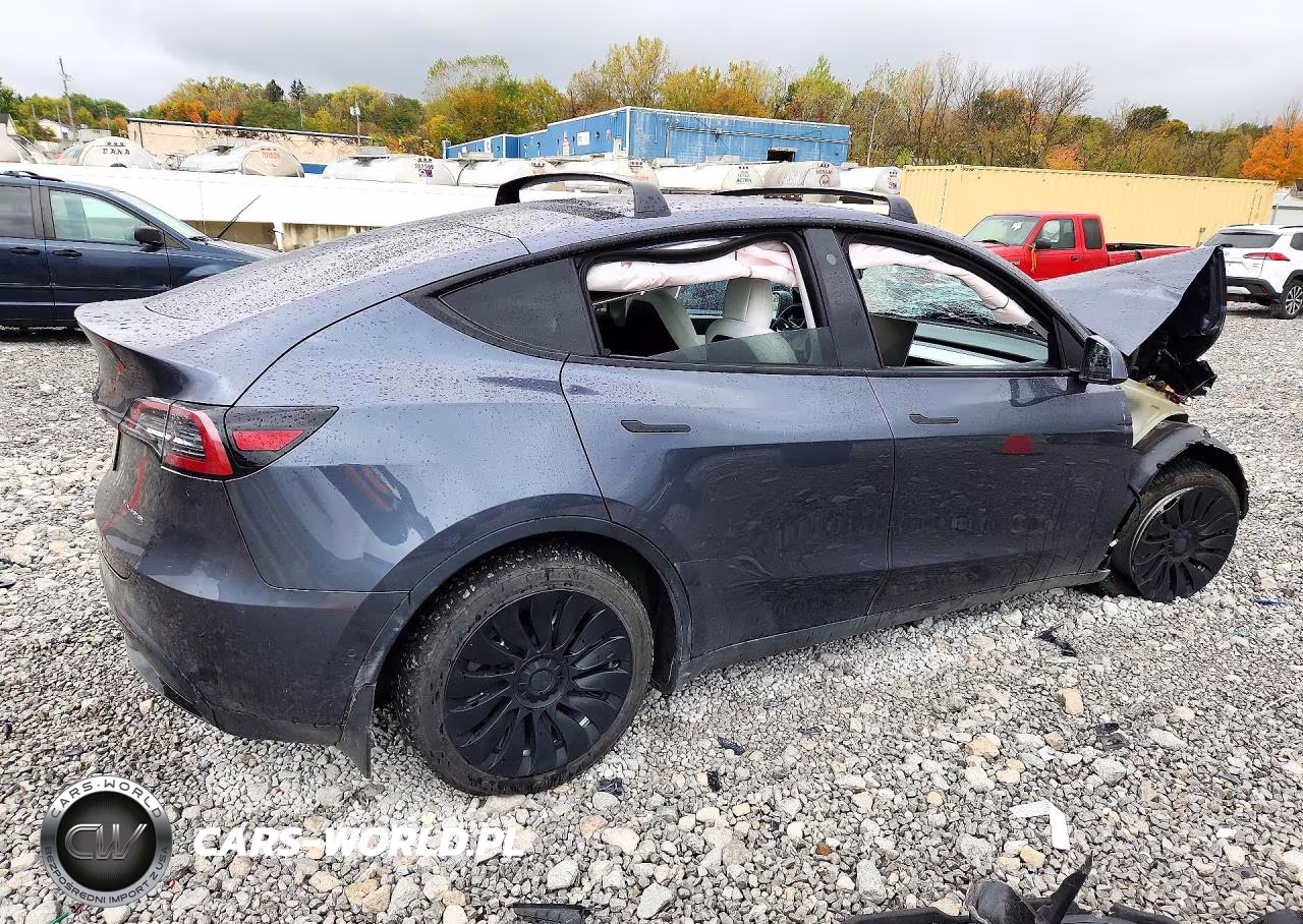 2021 Tesla Model Y VIN:5YJYGDEE2MF302357 - 3