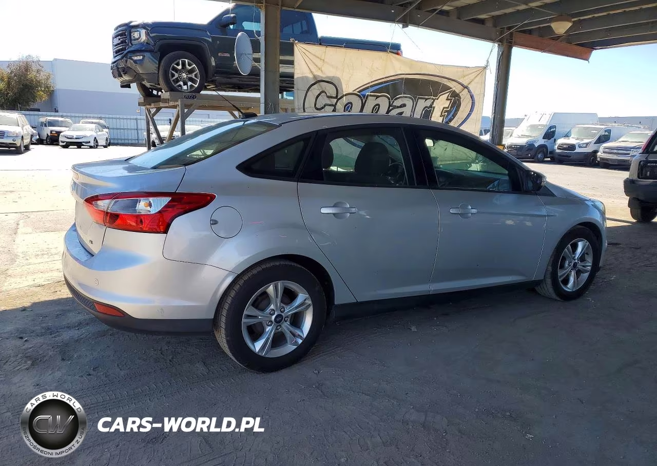 2014 Ford Focus Se VIN:1FADP3F20EL374563 - 3
