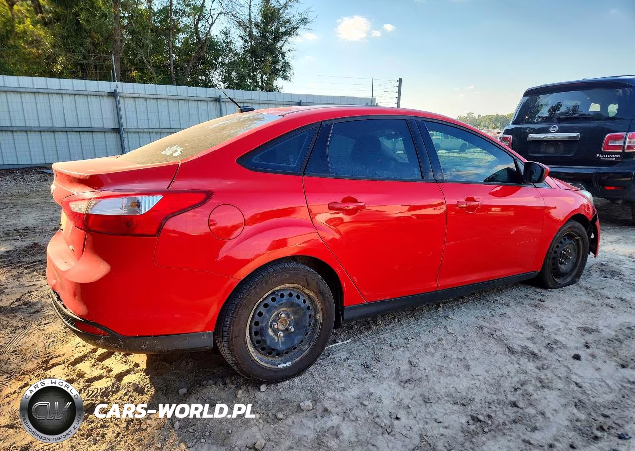2012 Ford Focus Se VIN:1FAHP3F2XCL182999 - 3