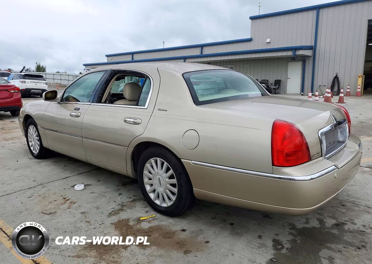 2004 Lincoln Town Car Executive VIN:1LNHM81W54Y650714 - 2