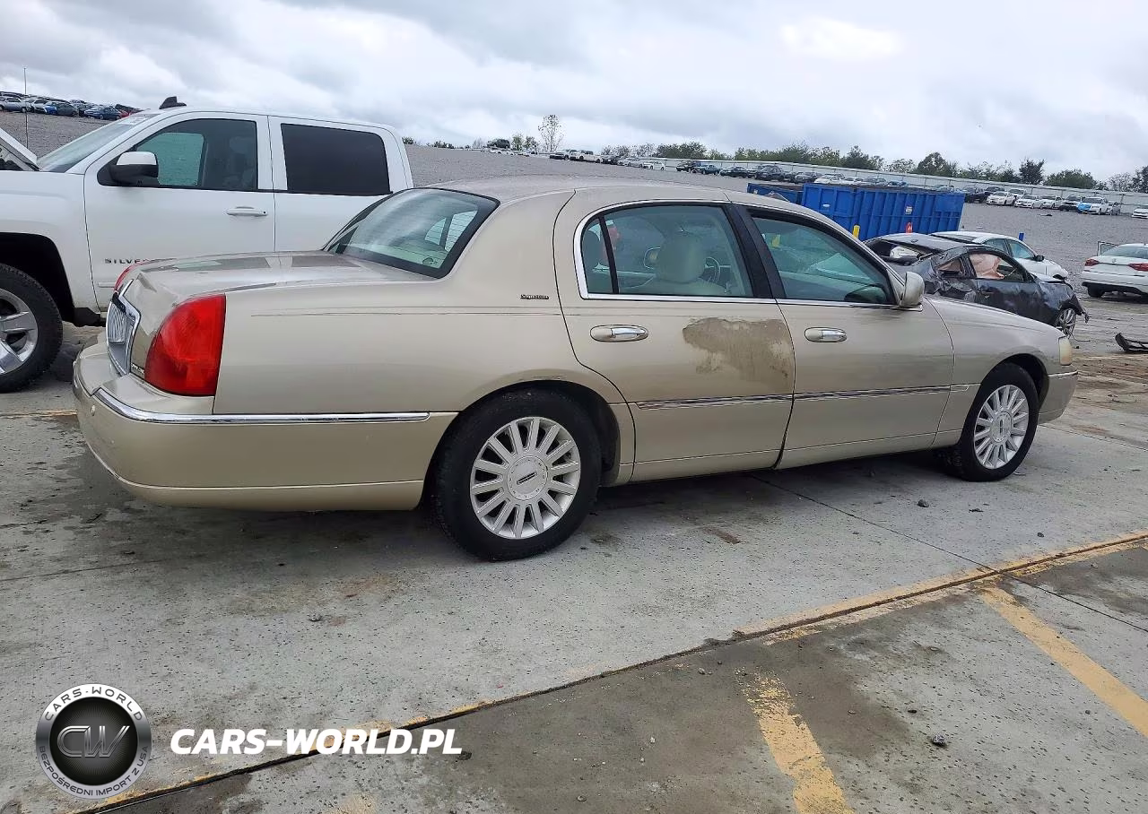 2004 Lincoln Town Car Executive VIN:1LNHM81W54Y650714 - 3