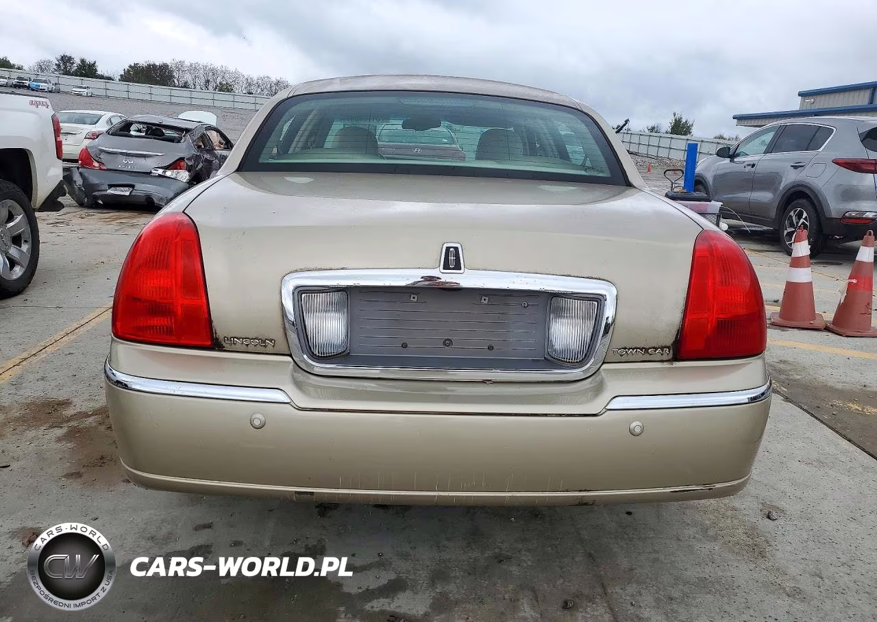 2004 Lincoln Town Car Executive VIN:1LNHM81W54Y650714 - 6