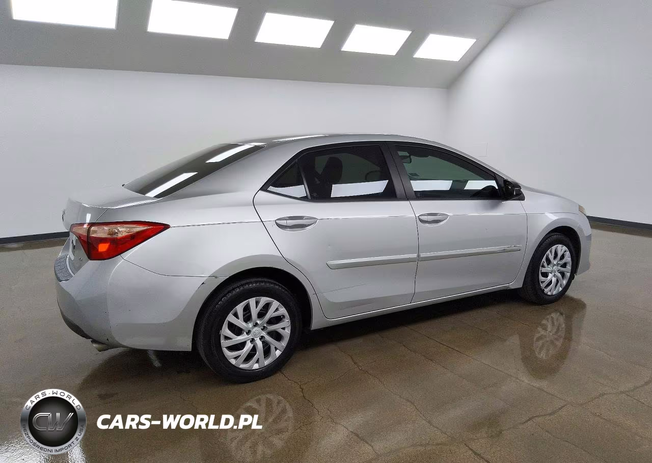 2019 Toyota Corolla Le VIN:5YFBURHE0KP862435 - 3