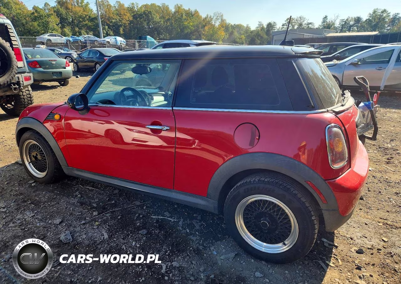 2010 Mini Cooper VIN:WMWMF3C56ATZ63734 - 2
