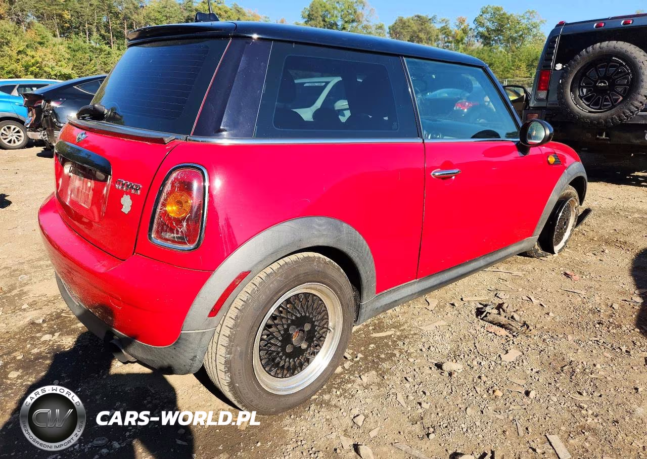 2010 Mini Cooper VIN:WMWMF3C56ATZ63734 - 3