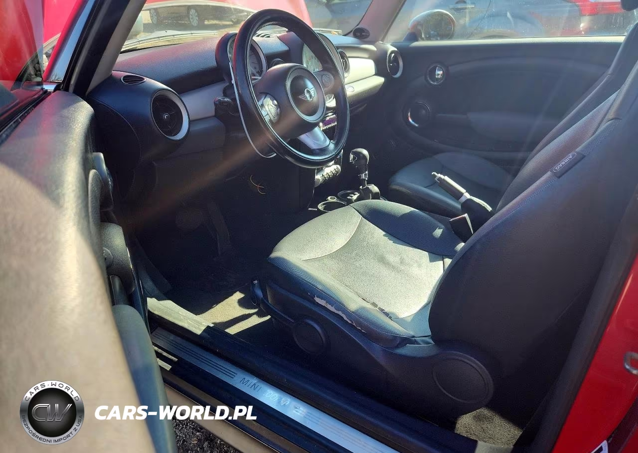 2010 Mini Cooper VIN:WMWMF3C56ATZ63734 - 8