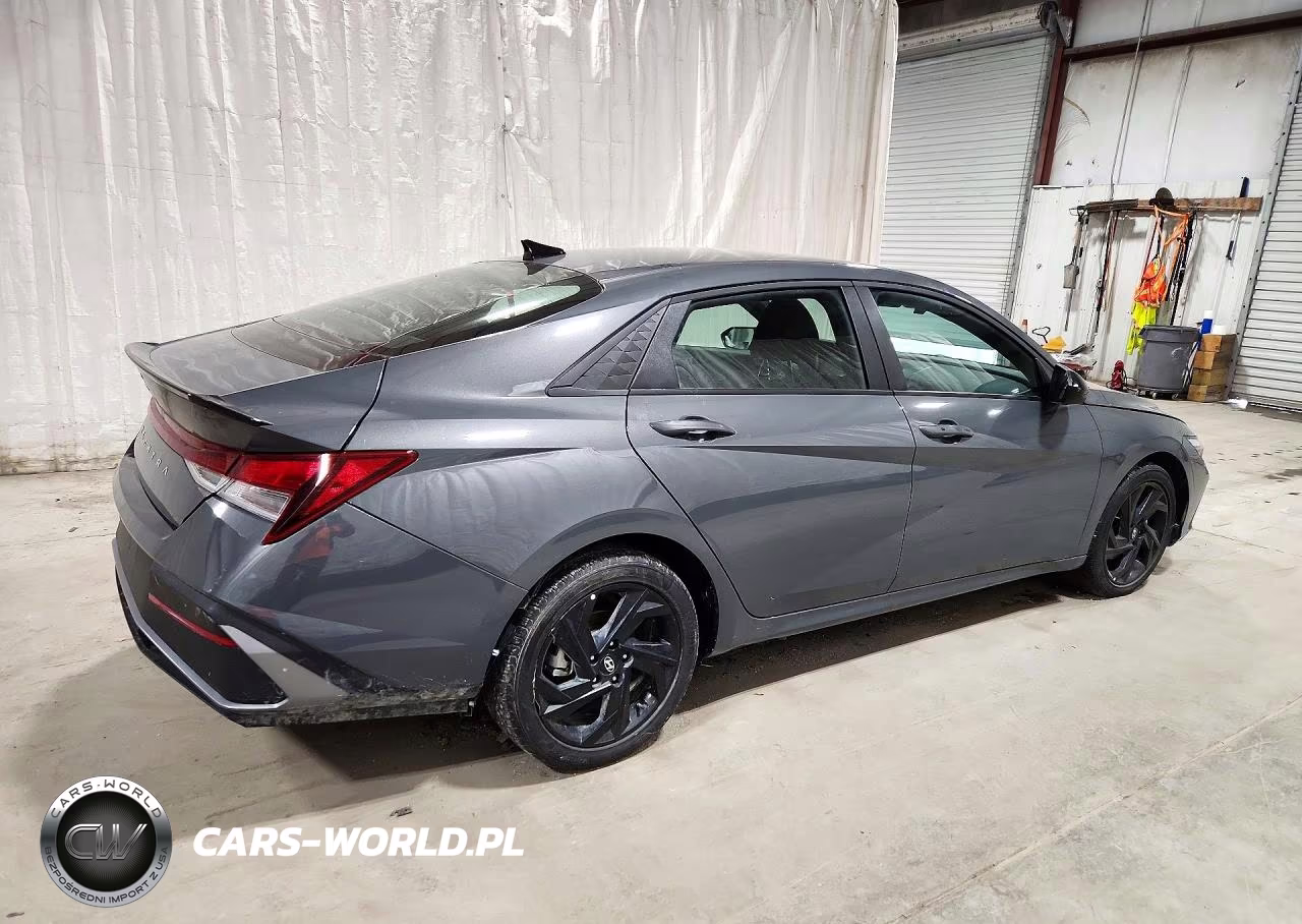2026 Hyundai Elantra Sel Sport VIN:KMHLM4DG7TU208403 - 3