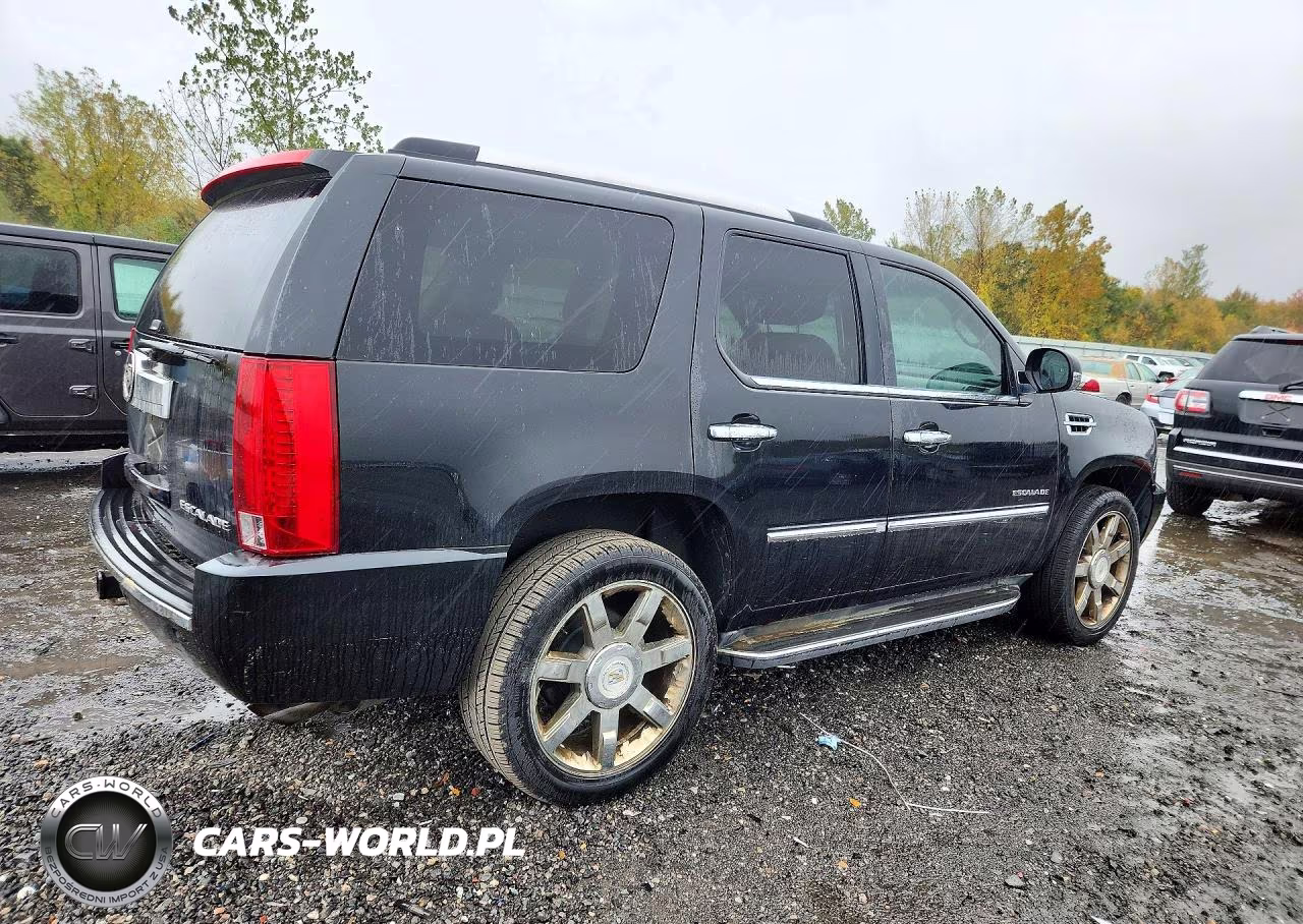 2011 Cadillac Escalade Luxury VIN:1GYS4BEF8BR389971 - 3