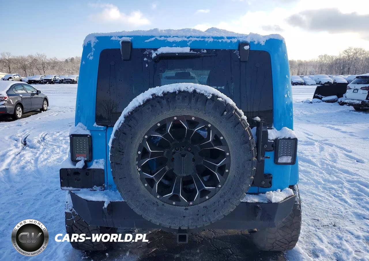 2017 Jeep Wrangler Unlimited Sahara VIN:1C4HJWEG8HL646910 - 6