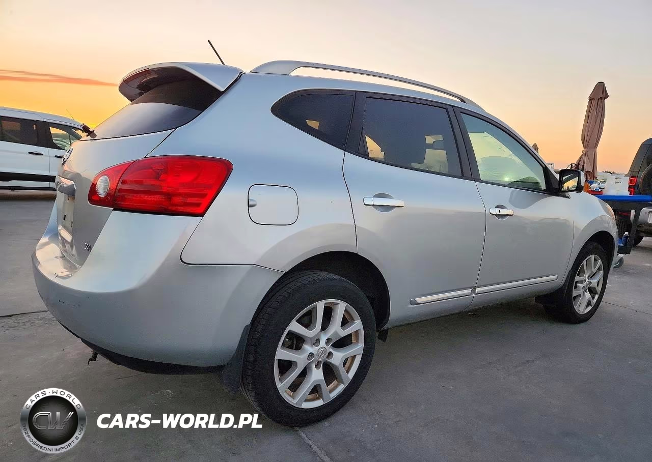 2013 Nissan Rogue S VIN:JN8AS5MT0DW544716 - 3