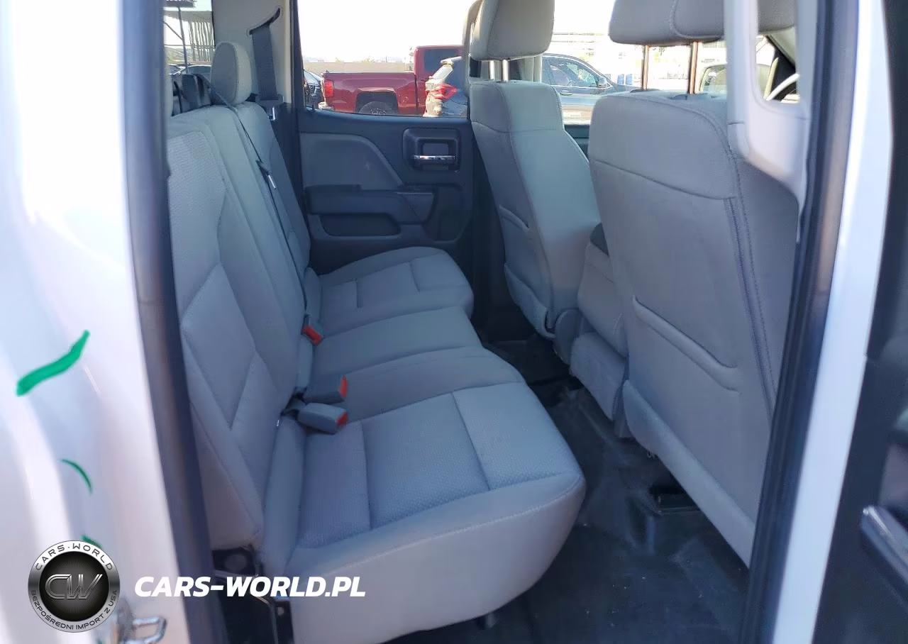 2018 Chevrolet Silverado C1500 VIN:1GCRCNEH5JZ197903 - 10
