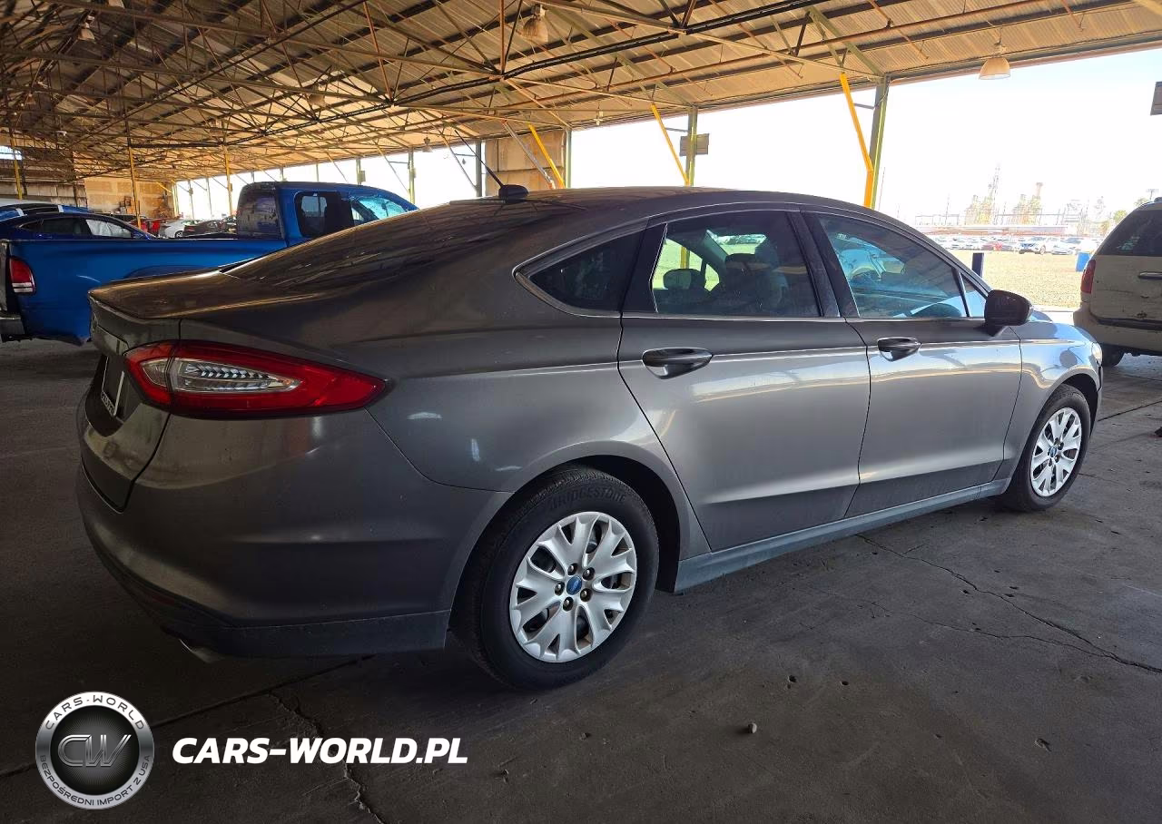2013 Ford Fusion S VIN:3FA6P0G71DR267703 - 3