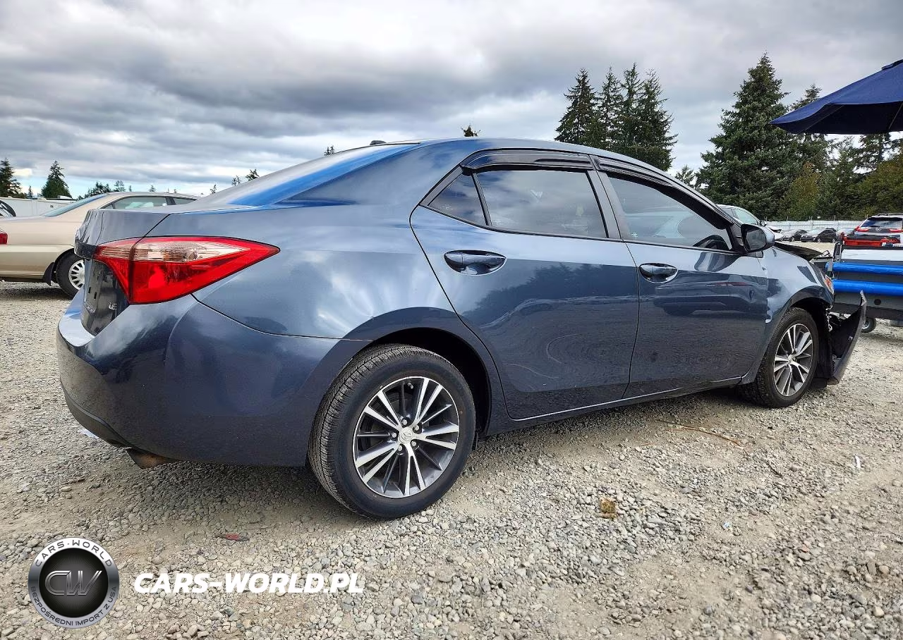 2017 Toyota Corolla Le VIN:2T1BURHEXHC866730 - 3