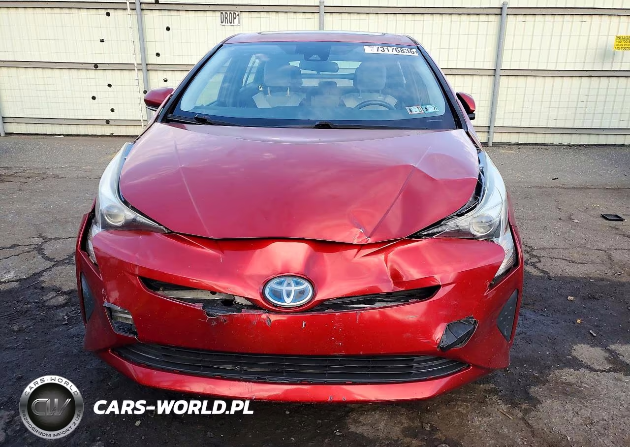 2017 Toyota Prius Three VIN:JTDKARFUXH3527980 - 5