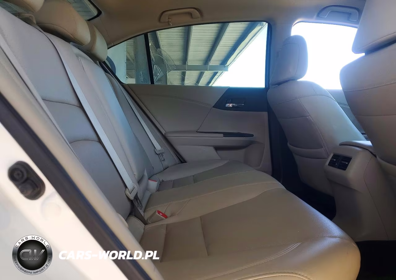 2017 Honda Accord Touring VIN:1HGCR3F99HA018000 - 10