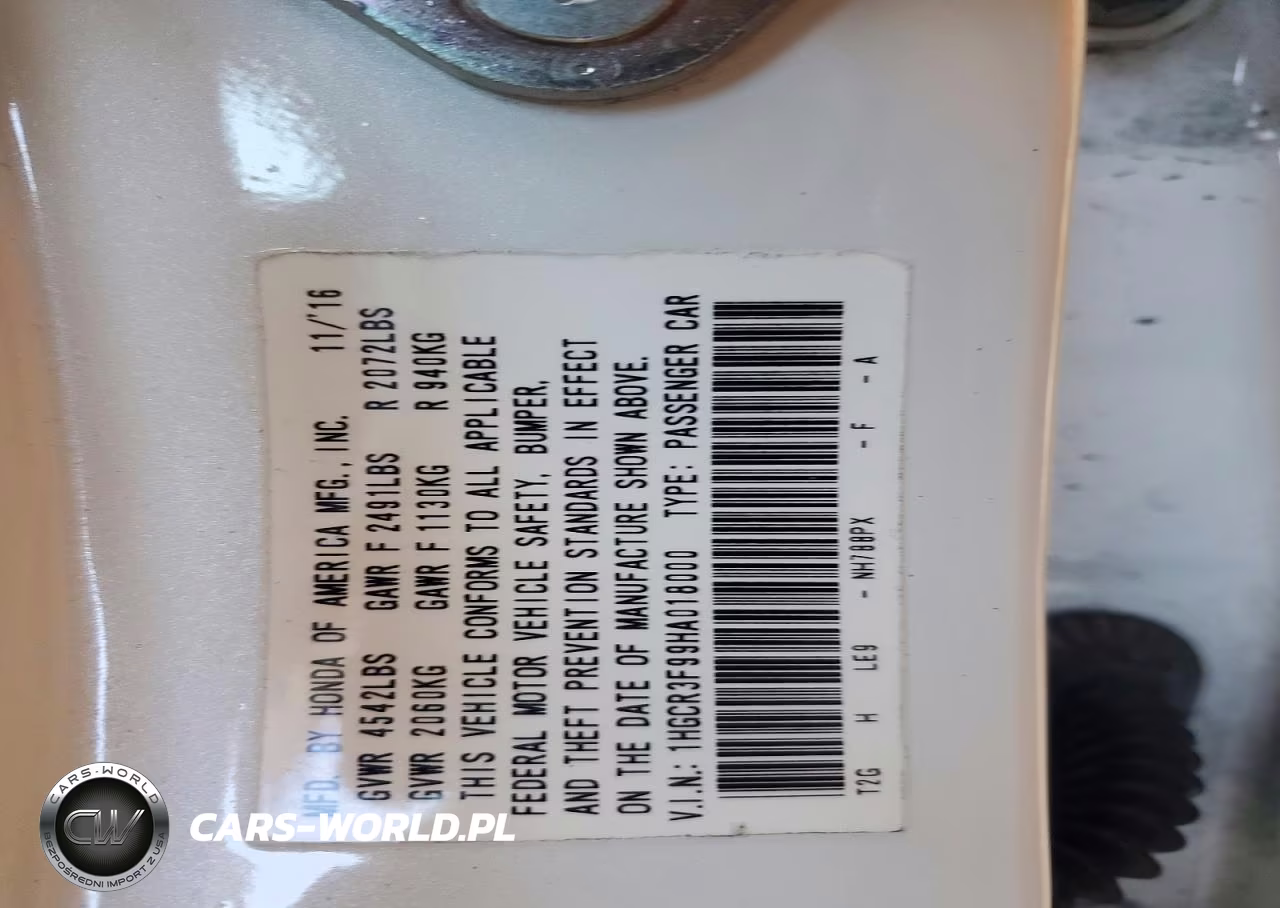 2017 Honda Accord Touring VIN:1HGCR3F99HA018000 - 12