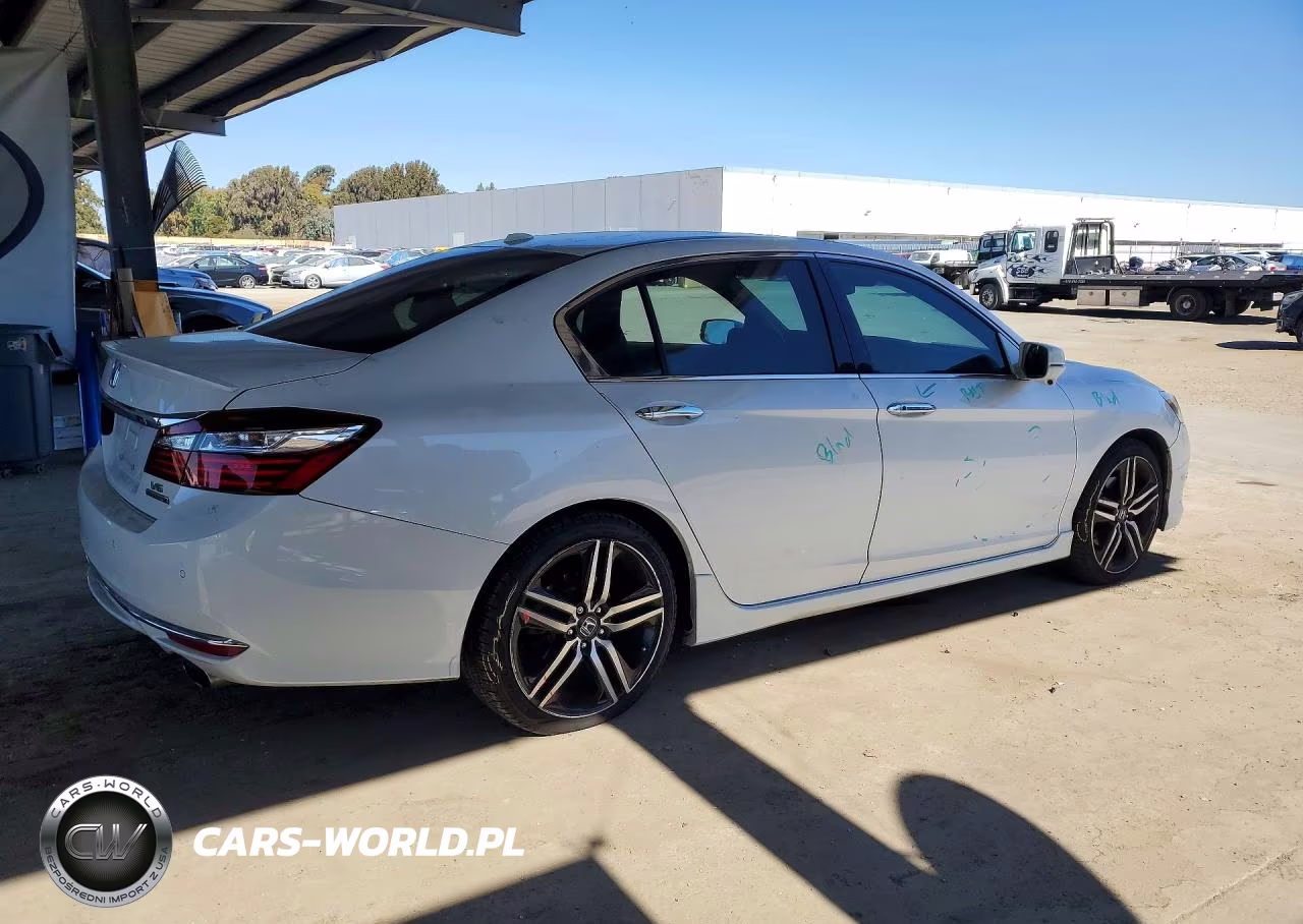 2017 Honda Accord Touring VIN:1HGCR3F99HA018000 - 3