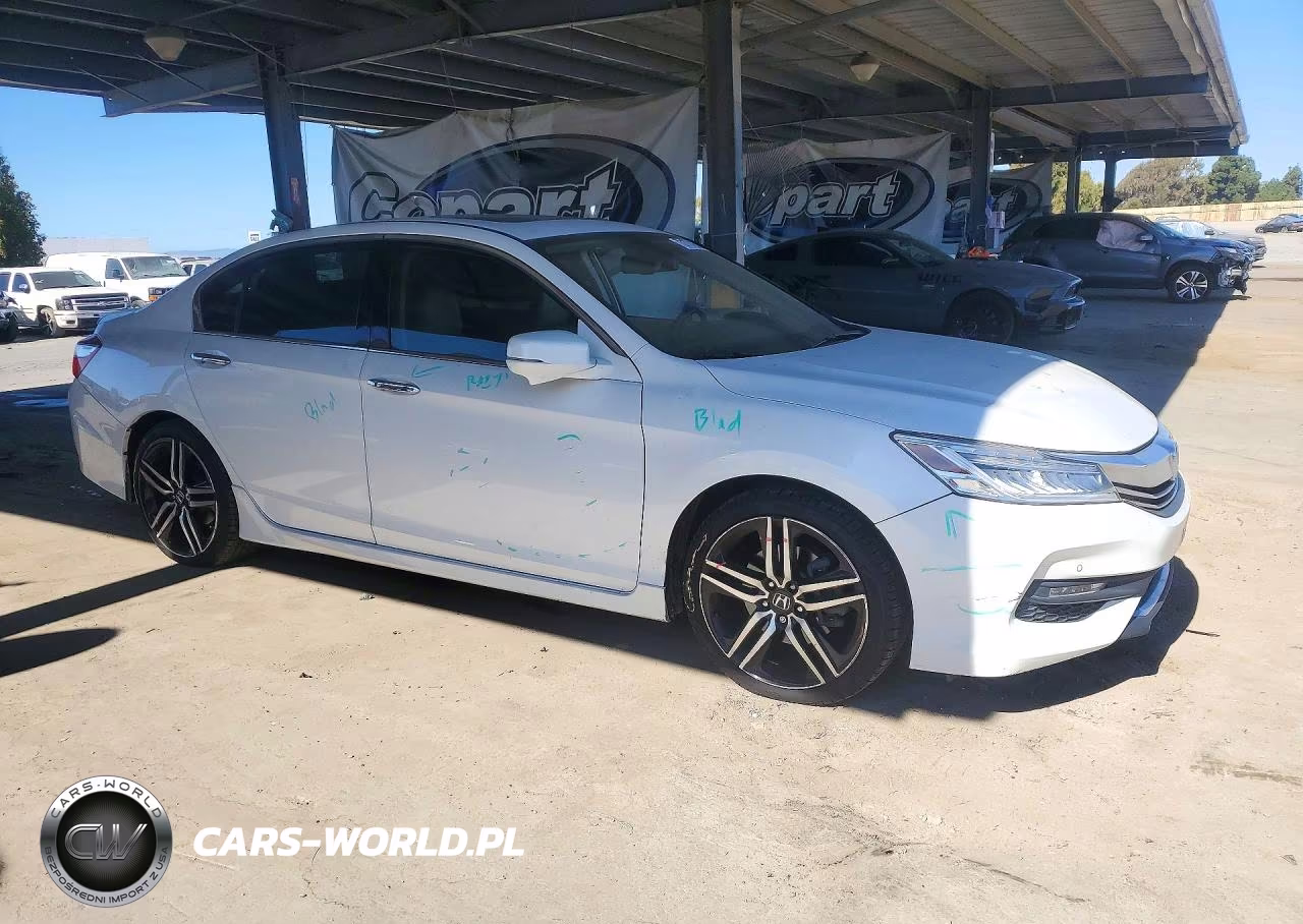 2017 Honda Accord Touring VIN:1HGCR3F99HA018000 - 4