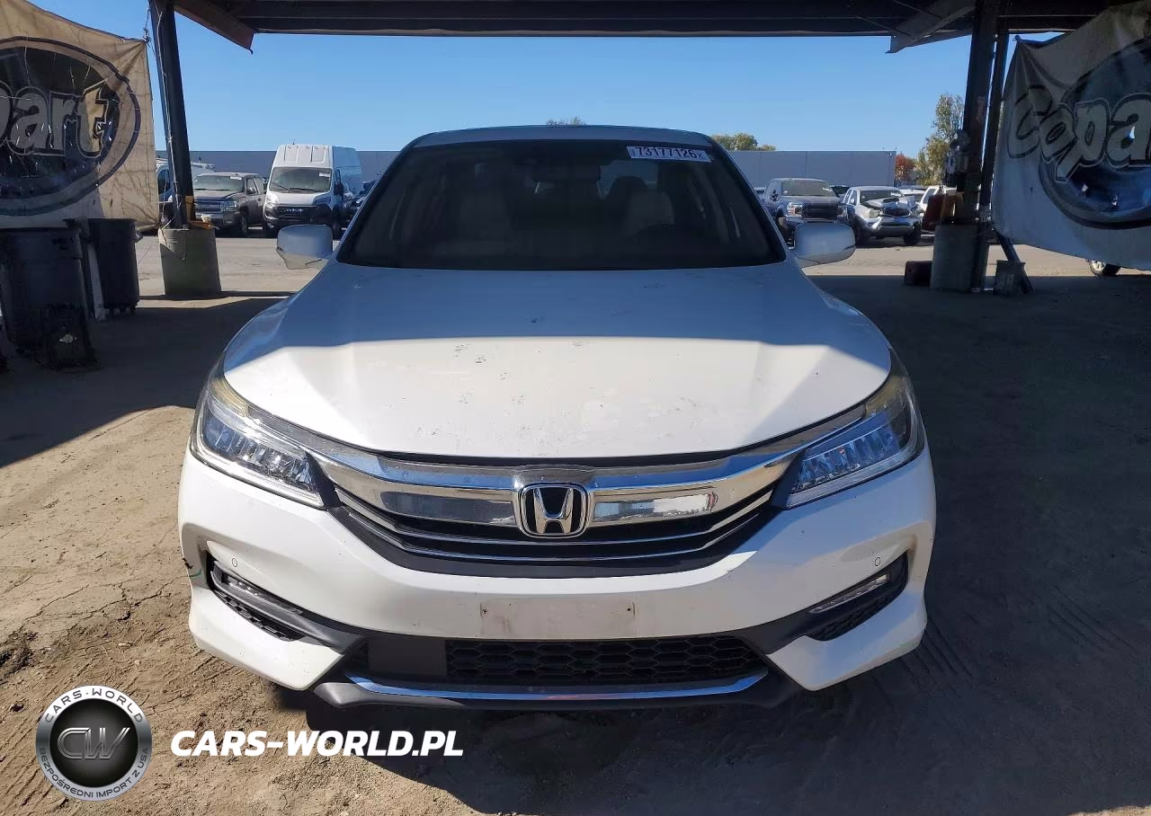 2017 Honda Accord Touring VIN:1HGCR3F99HA018000 - 5