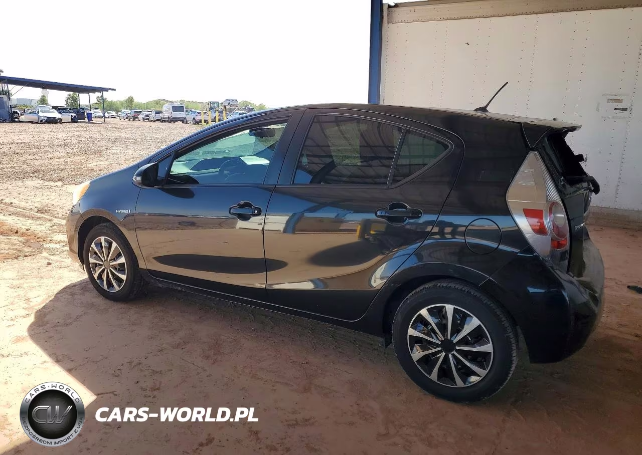 2013 Toyota Prius C One VIN:JTDKDTB3XD1043959 - 2