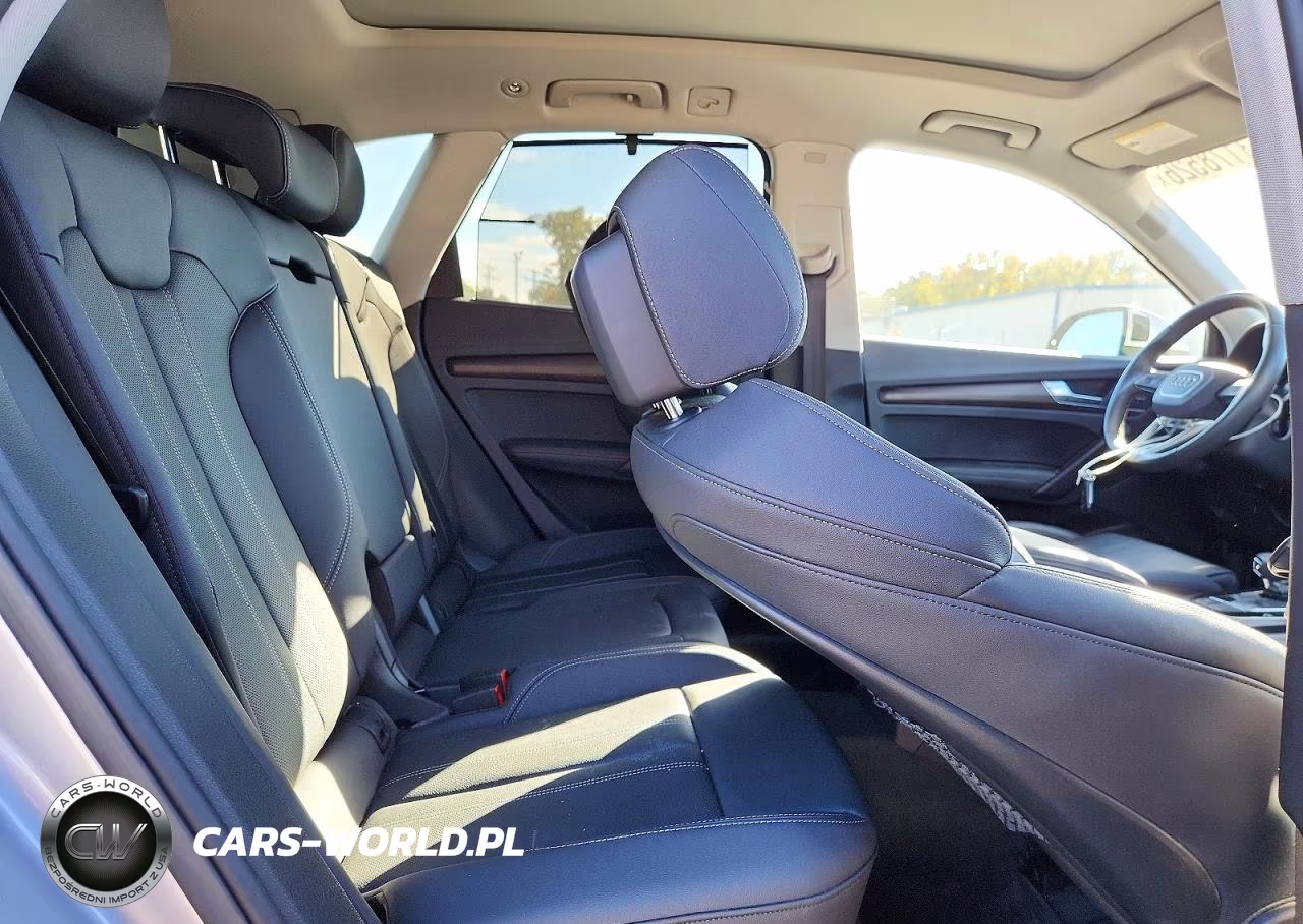 2024 Audi Q5 Premium Plus 45 VIN:WA1EAAFY0R2041651 - 11