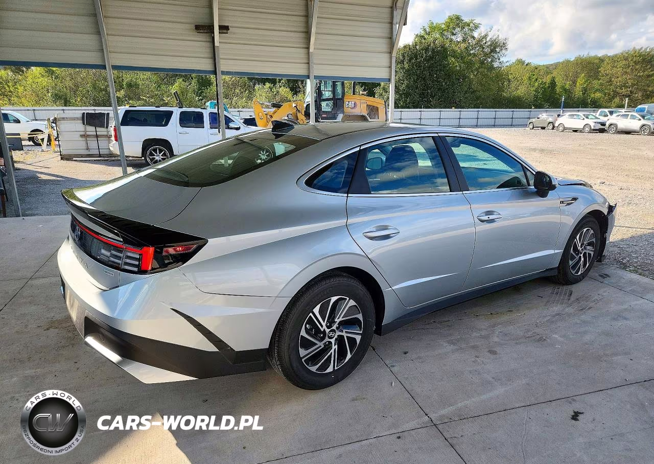 2026 Hyundai Sonata Hybrid Blue VIN:KMHL24JJ1TA180962 - 3