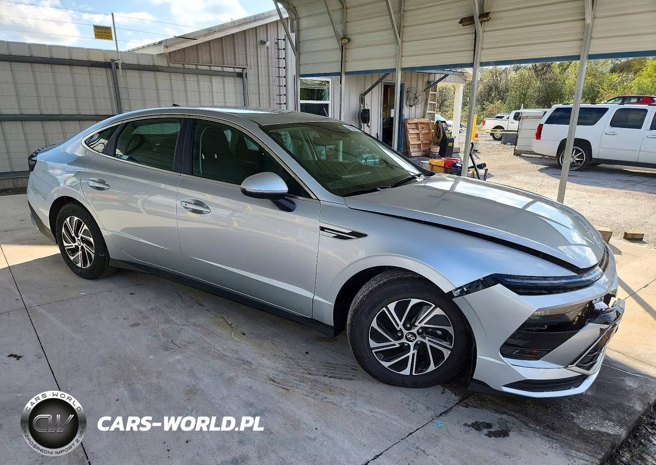 2026 Hyundai Sonata Hybrid Blue VIN:KMHL24JJ1TA180962 - 4