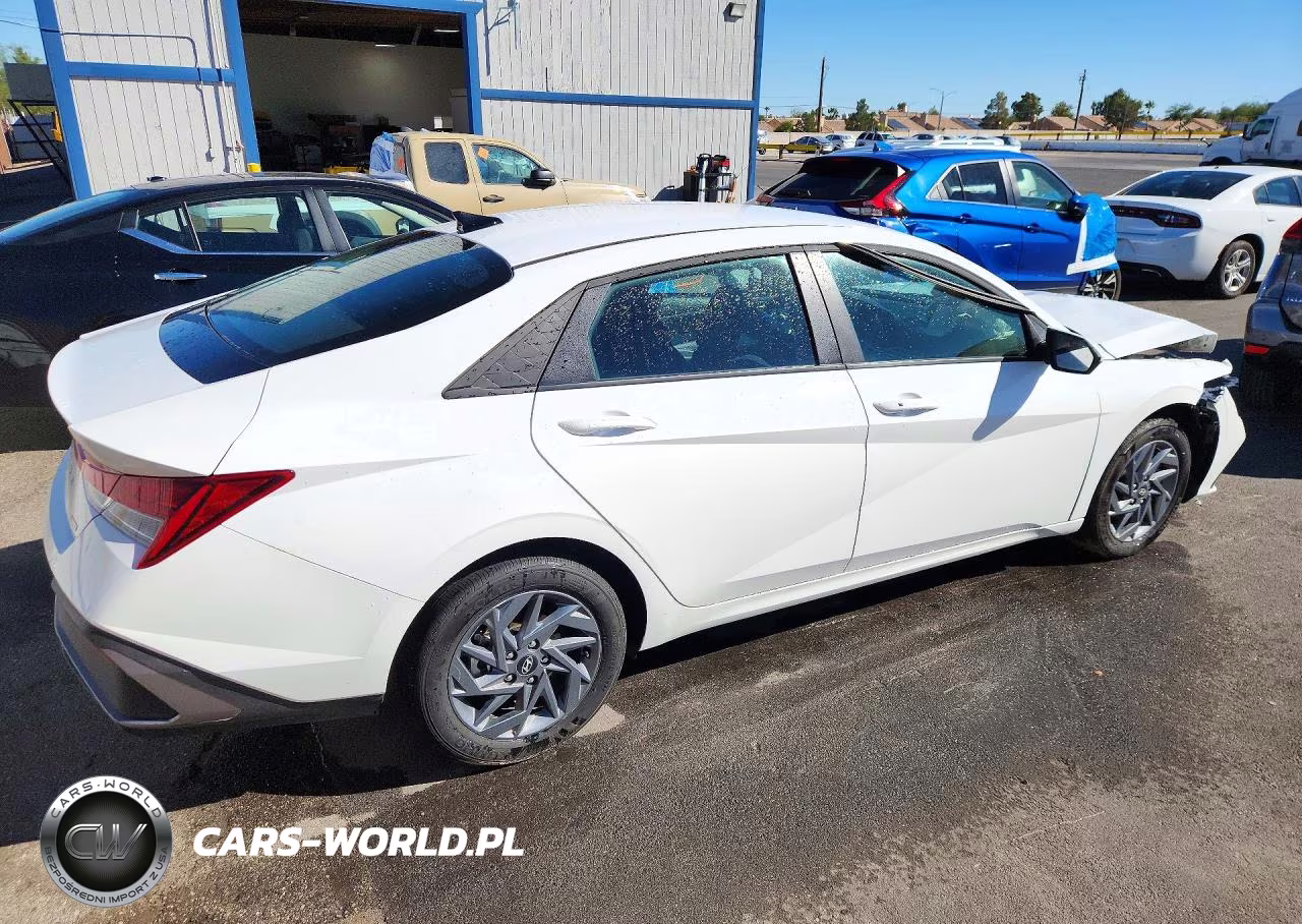 2026 Hyundai Elantra Hybrid Blue VIN:KMHLM4DJ3TU199405 - 3