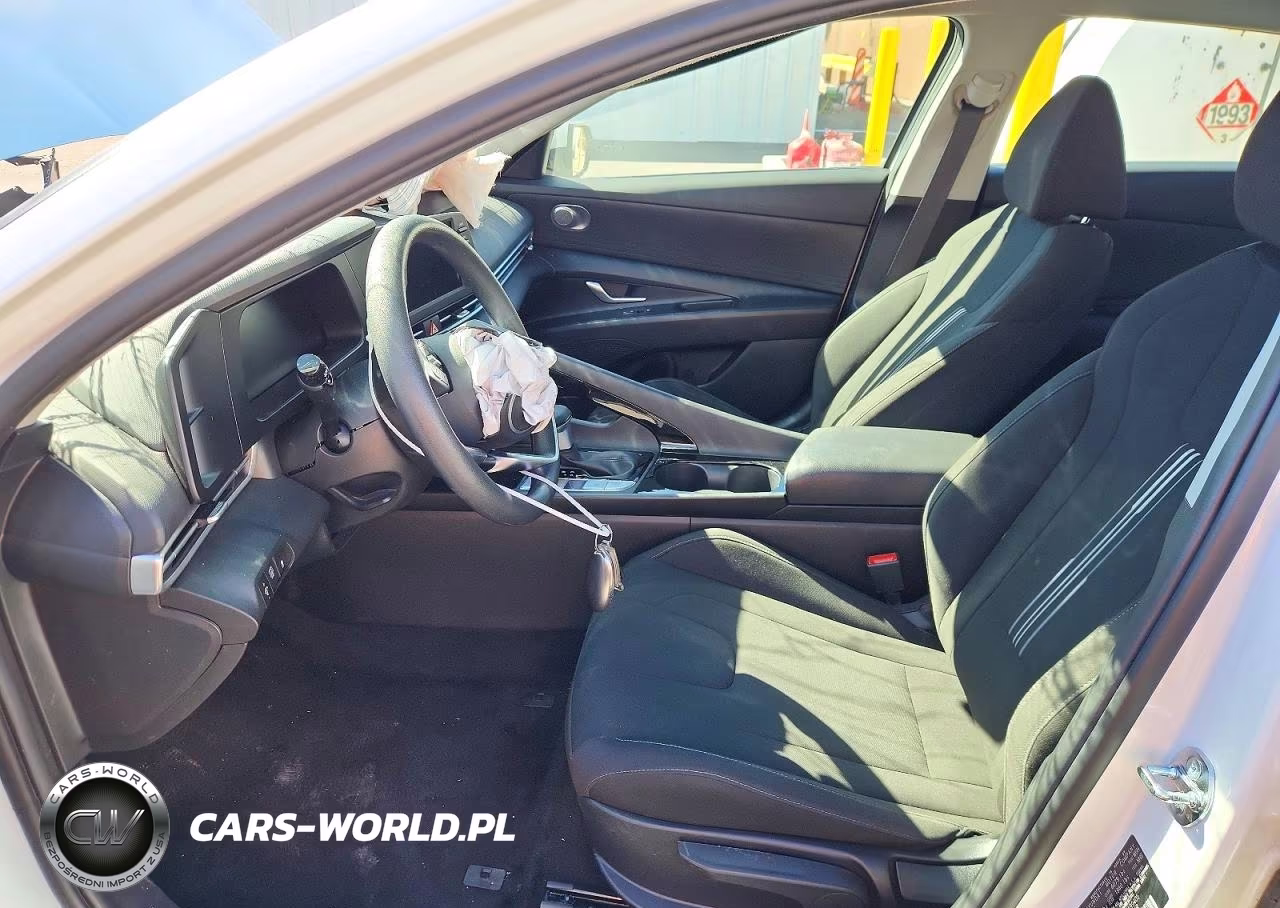 2026 Hyundai Elantra Hybrid Blue VIN:KMHLM4DJ3TU199405 - 7