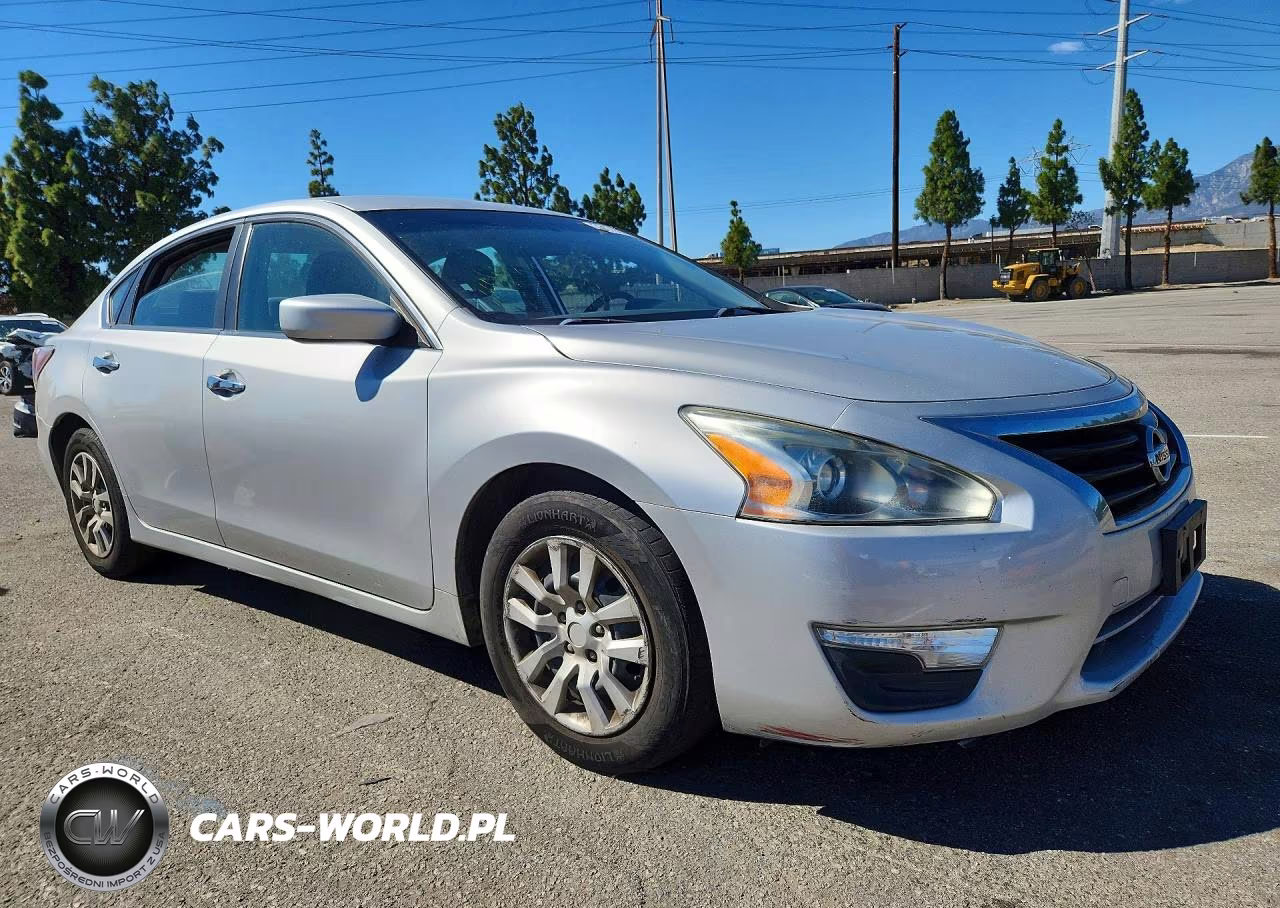 2015 Nissan Altima 2.5 VIN:1N4AL3AP1FC203520 - 4