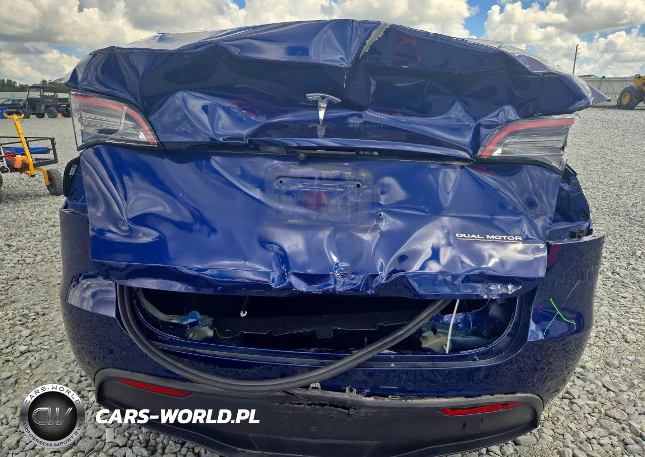 2022 Tesla Model Y VIN:7SAYGDEF3NF531062 - 6