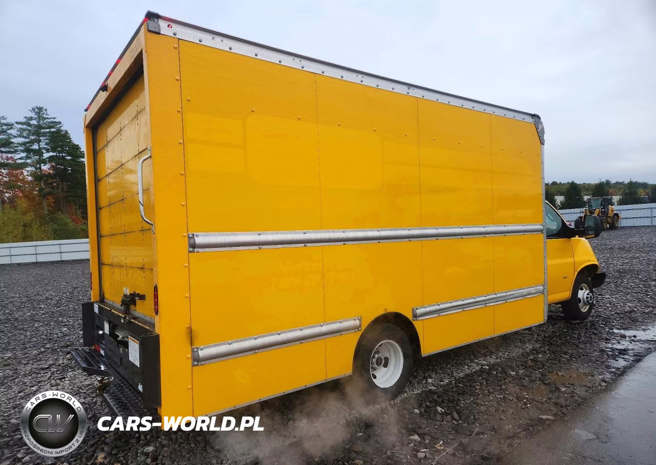 2022 GMC Savana Box Truck VIN:7GZ37TC79NN010638 - 3