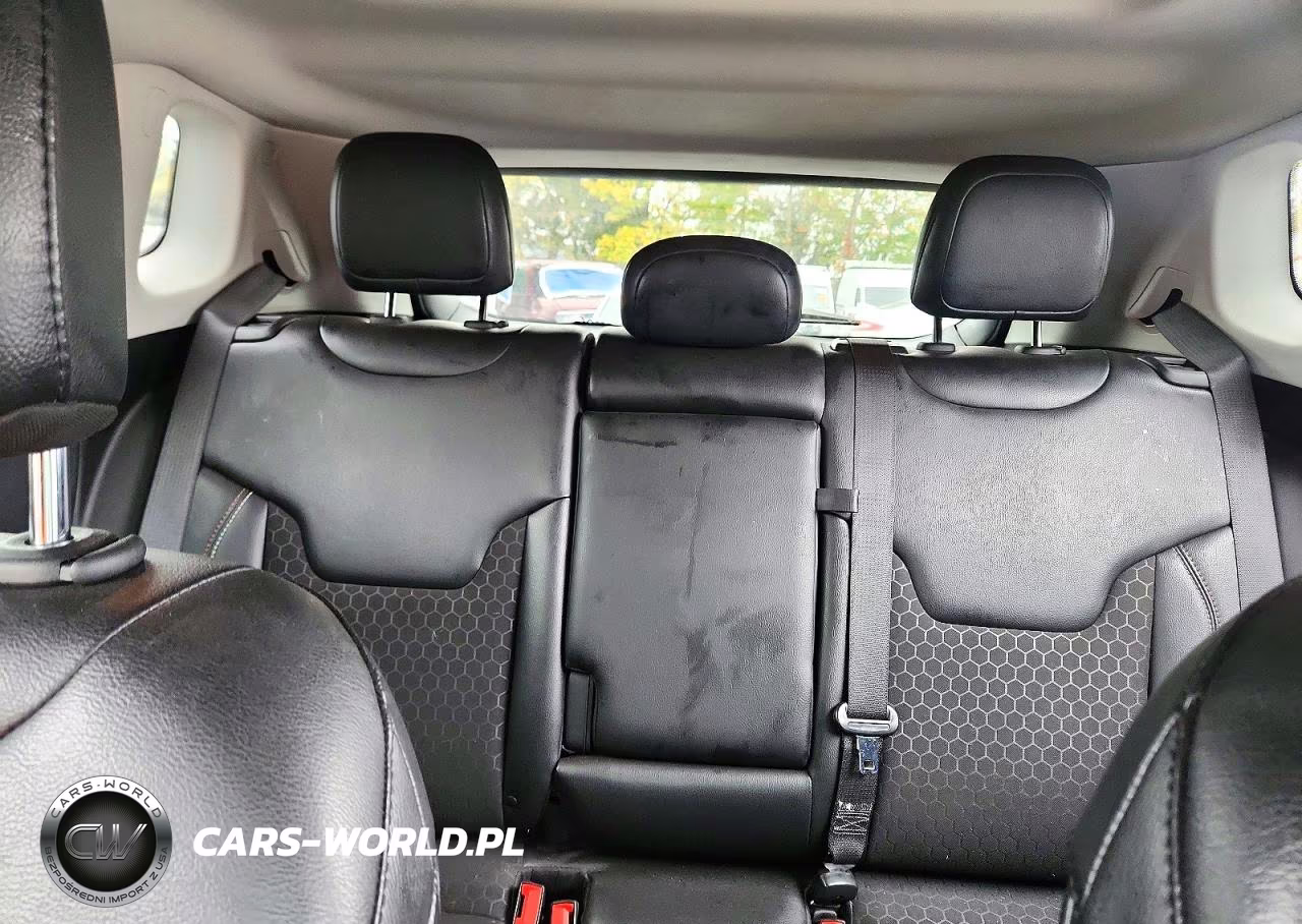 2020 Jeep Compass Latitude VIN:3C4NJDBB9LT241166 - 10