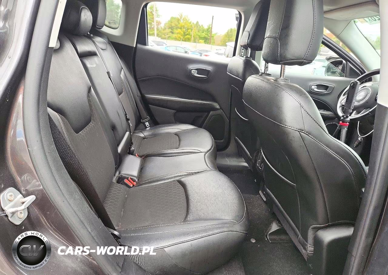 2020 Jeep Compass Latitude VIN:3C4NJDBB9LT241166 - 11