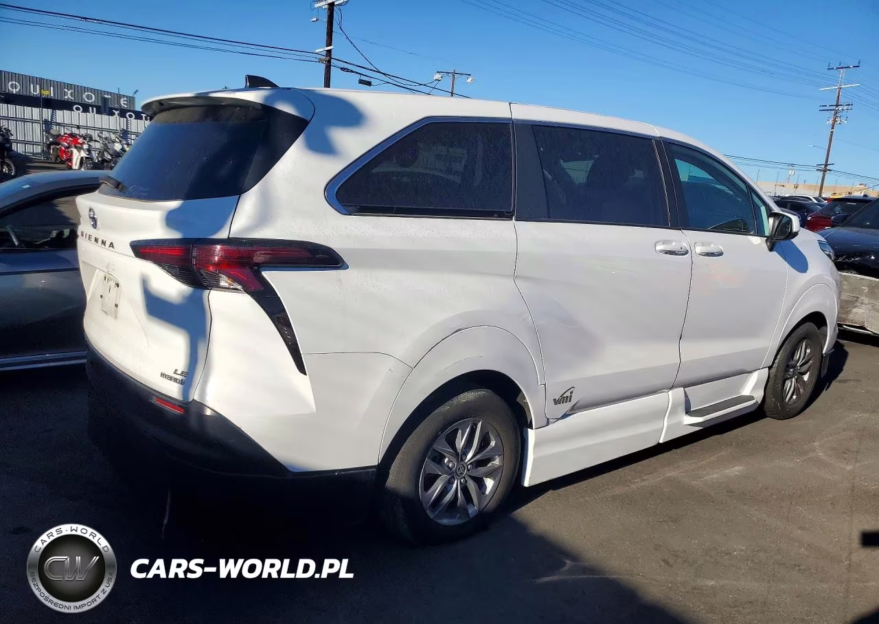 2022 Toyota Sienna Le VIN:5TDKSKFC7NS071216 - 3