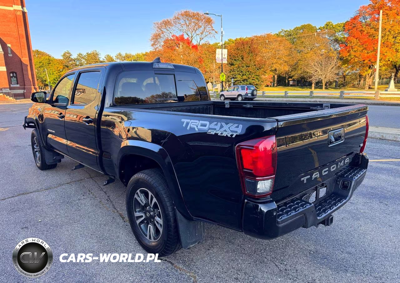 2018 Toyota Tacoma Trd Sport VIN:3TMDZ5BN2JM048756 - 3