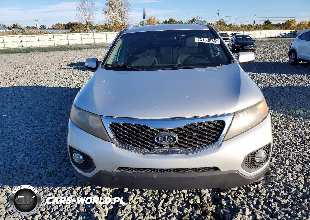 2011 Kia Sorento Lx VIN:5XYKT4A10BG133613 - 5