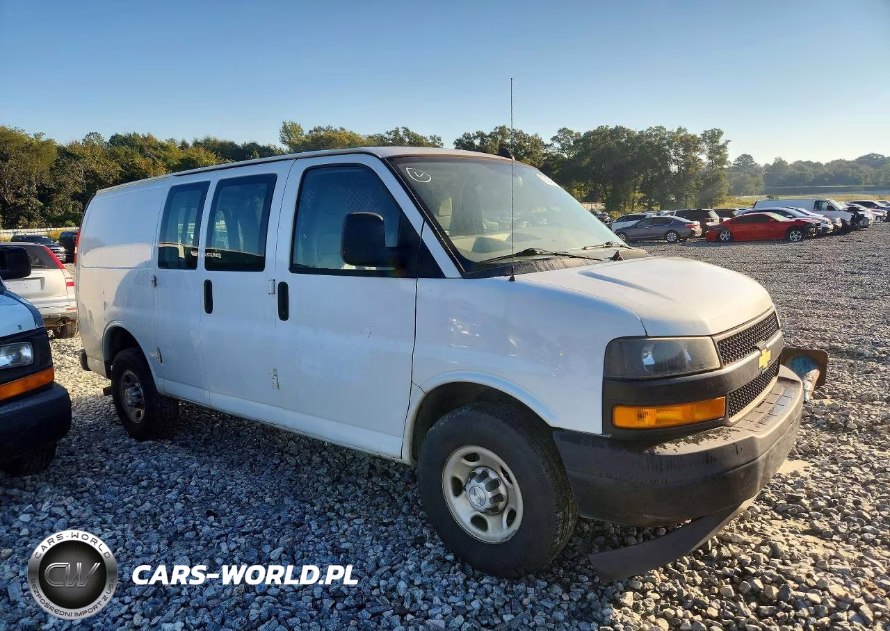2019 Chevrolet Express 3500 Cargo Delivery Van VIN:1GCZGGFG1K1168162 - 4